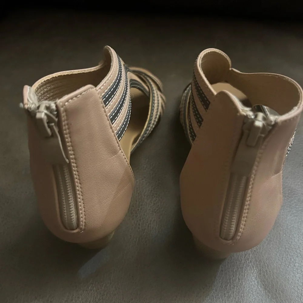 Elegant Strappy Sandals - Tan and Blue - Picture 4 of 5